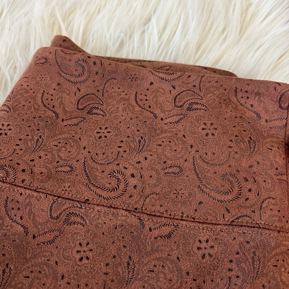 White House Black Market Faux Suede Runway Leggings Brown Paisley Embossed - Picture 3 of 3